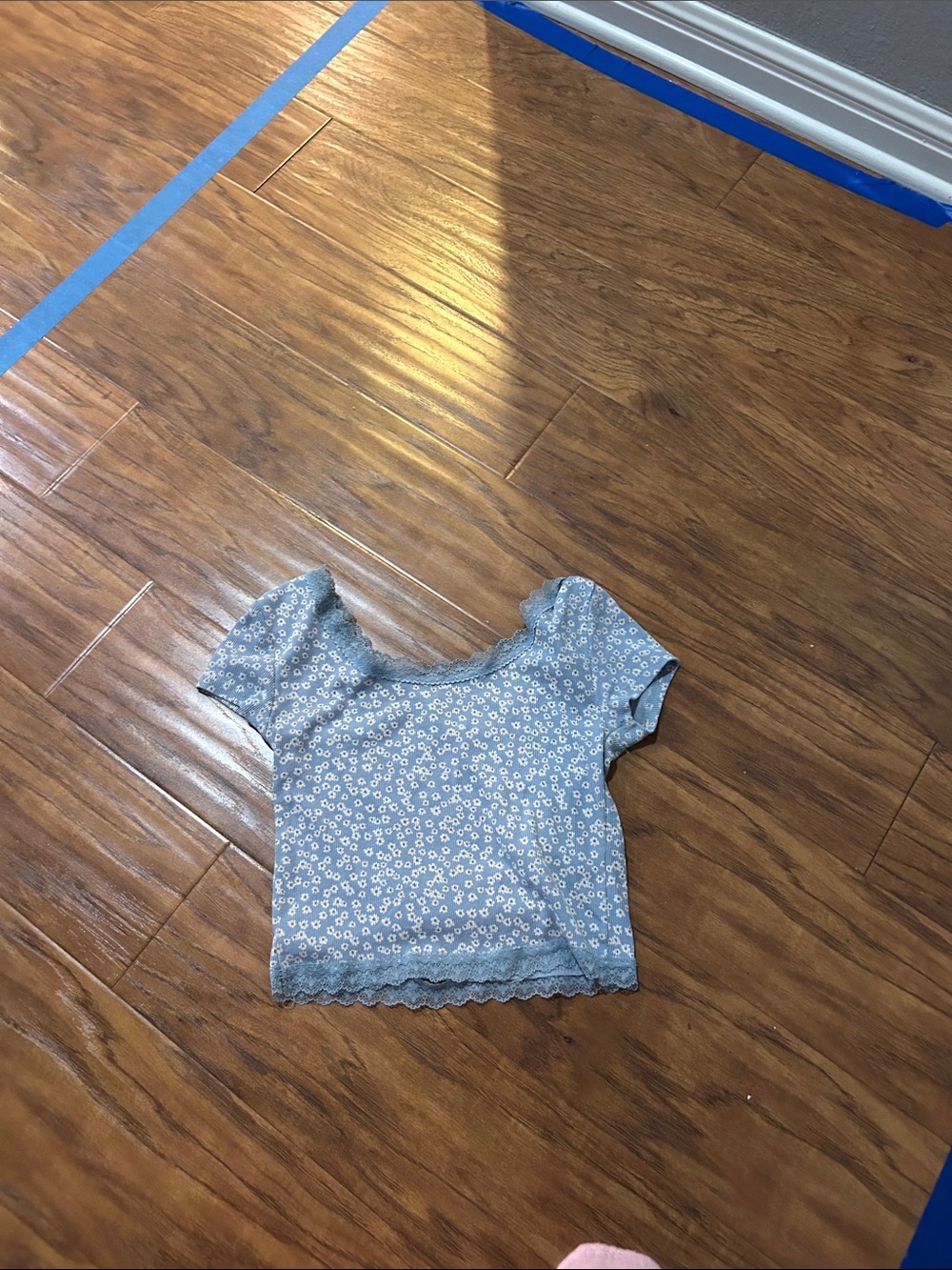 Aeropostale Light Blue Floral Lace-Trim Short Sleeve Crop Top